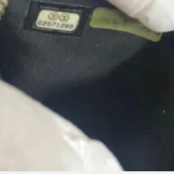 AUTHENTIC Chanel Black Patent Zip around Wallet - Picture 9 of 9